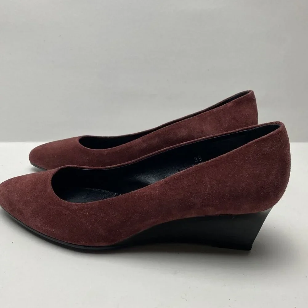 TOD’S Burgundy Suede Wedge Pumps Size 39